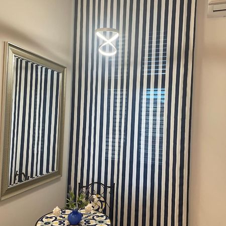 Gramsci 16 Hotel Наполи Екстериор снимка